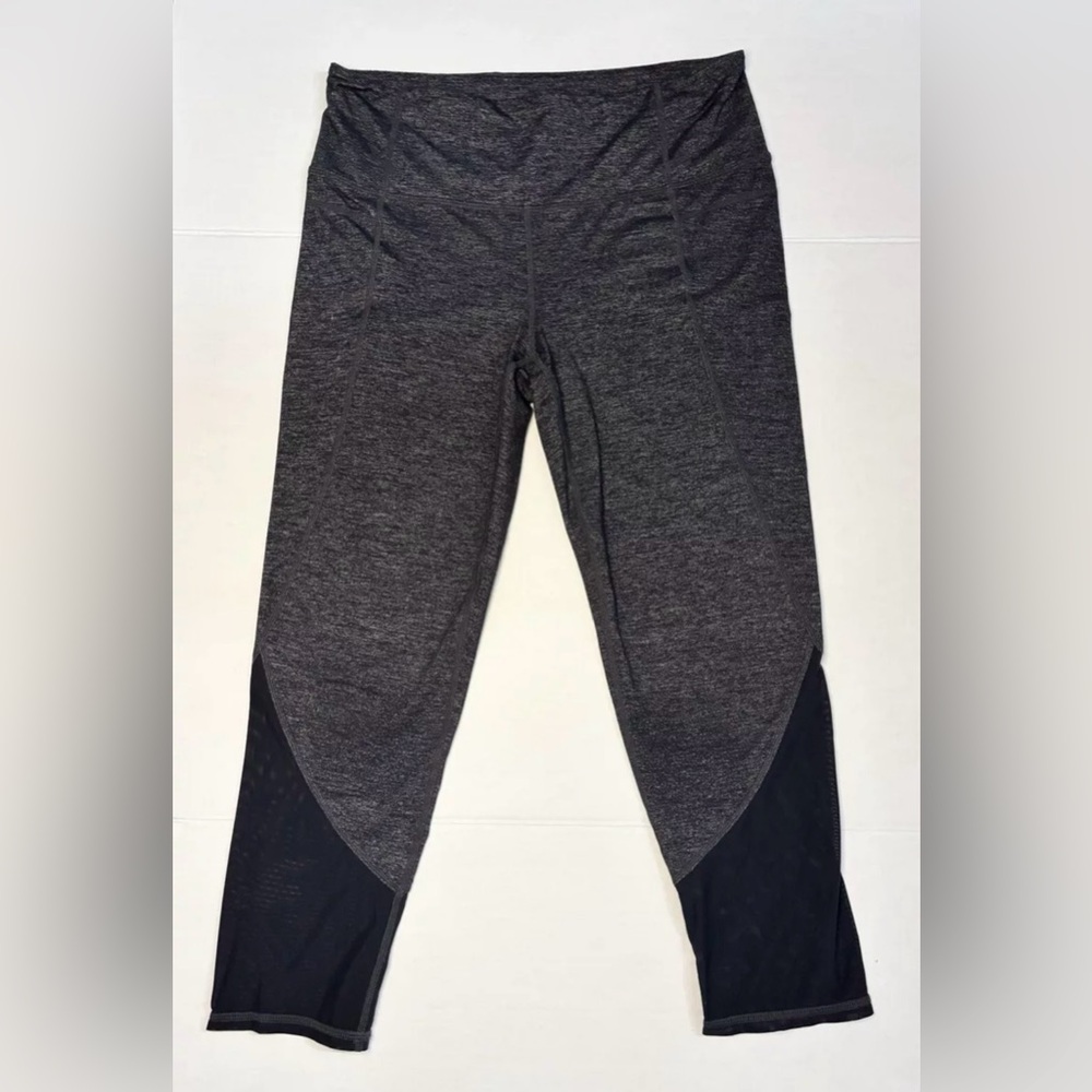 Athleta Gray & Black Sheer Mesh‎ Crop Leggings Capri Yoga Gym Pants Size Medium